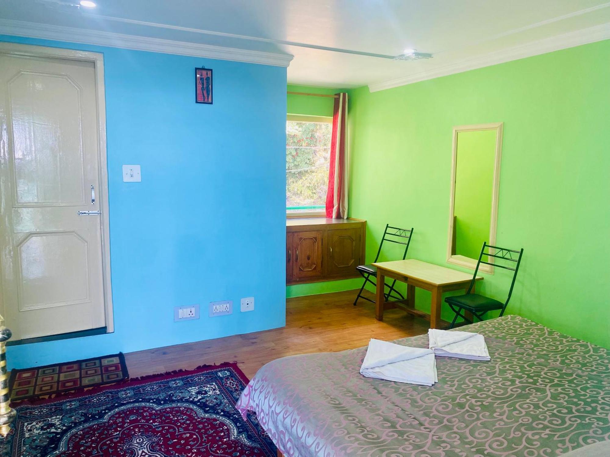 Jagatram Niwas Dharamkot Guest house