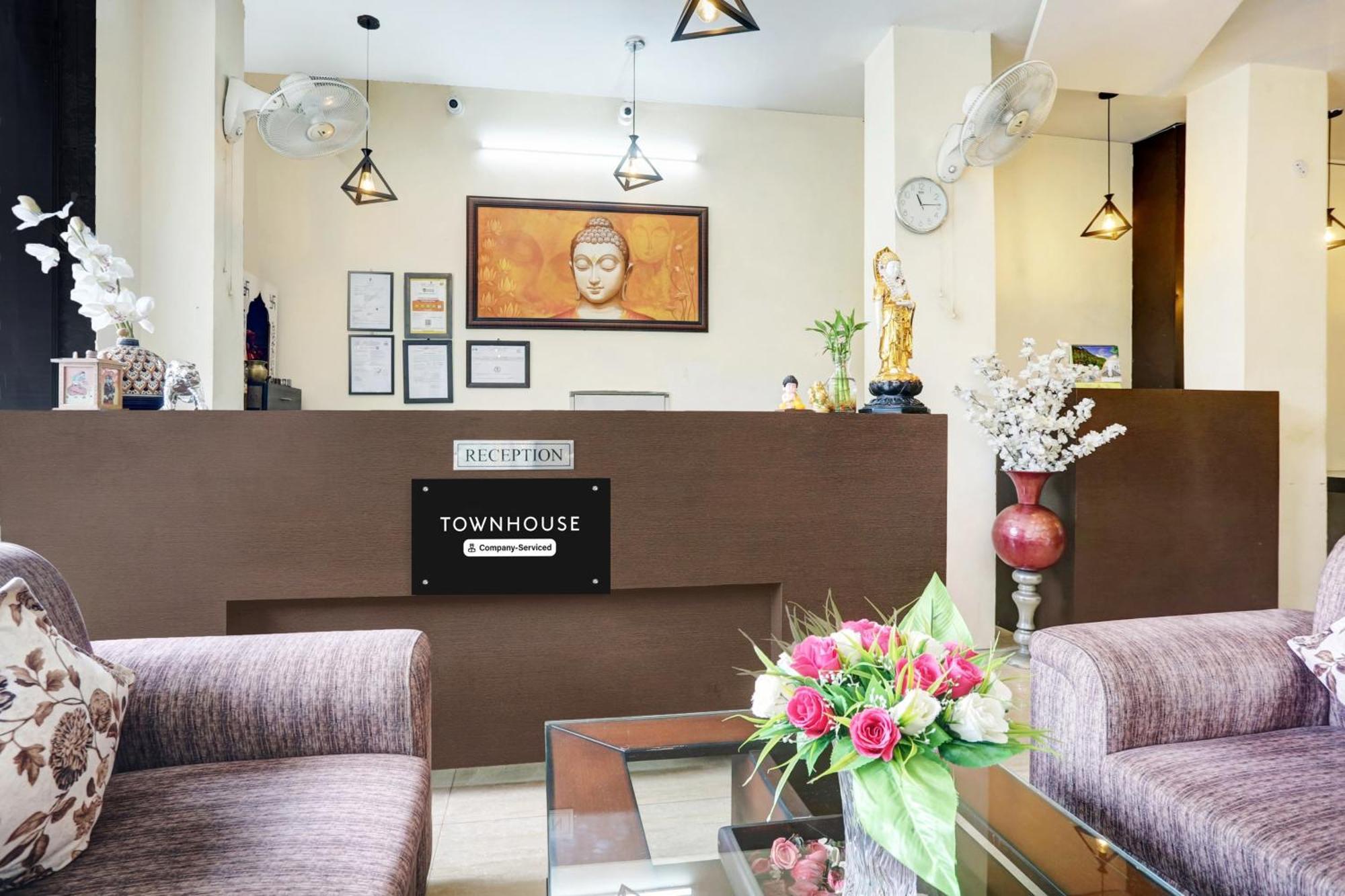 Super Townhouse Dharamshala
