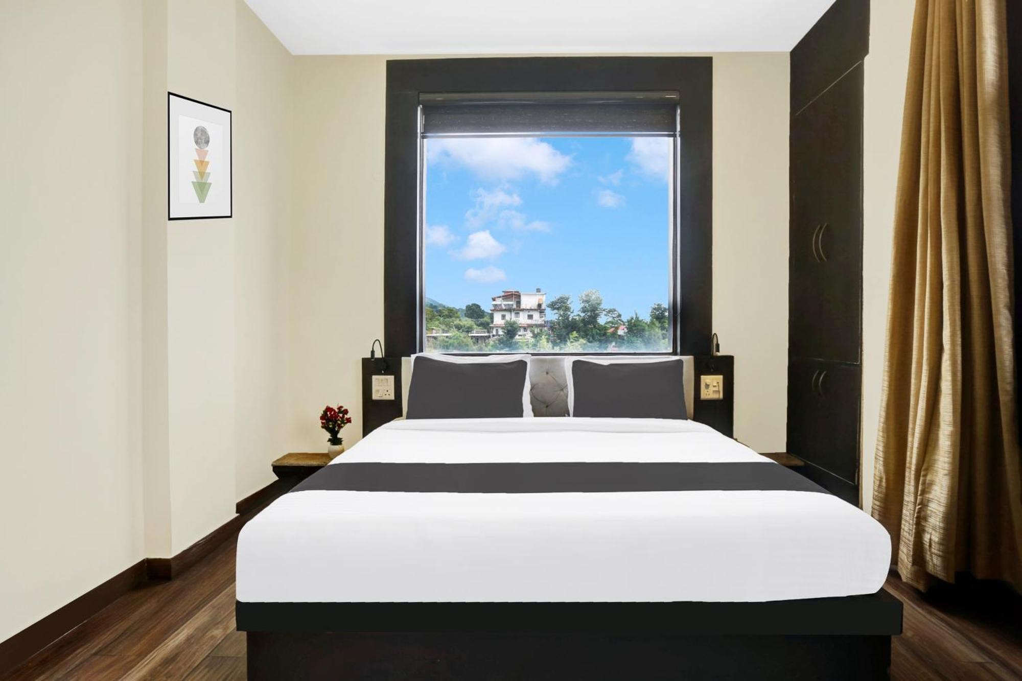 Super Townhouse Hotel Dharamshala