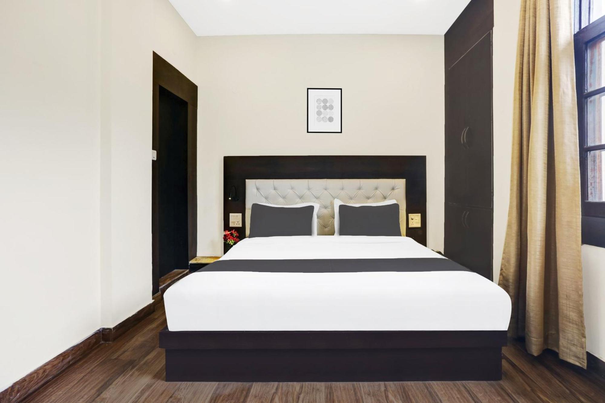 Super Townhouse Hotel 3*