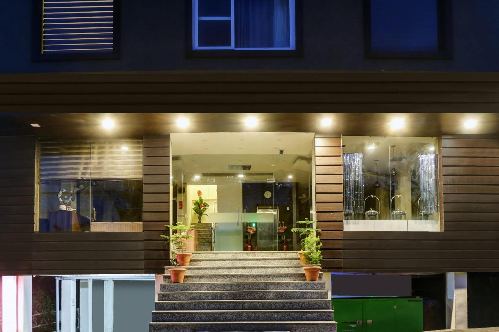Super Townhouse 3*
