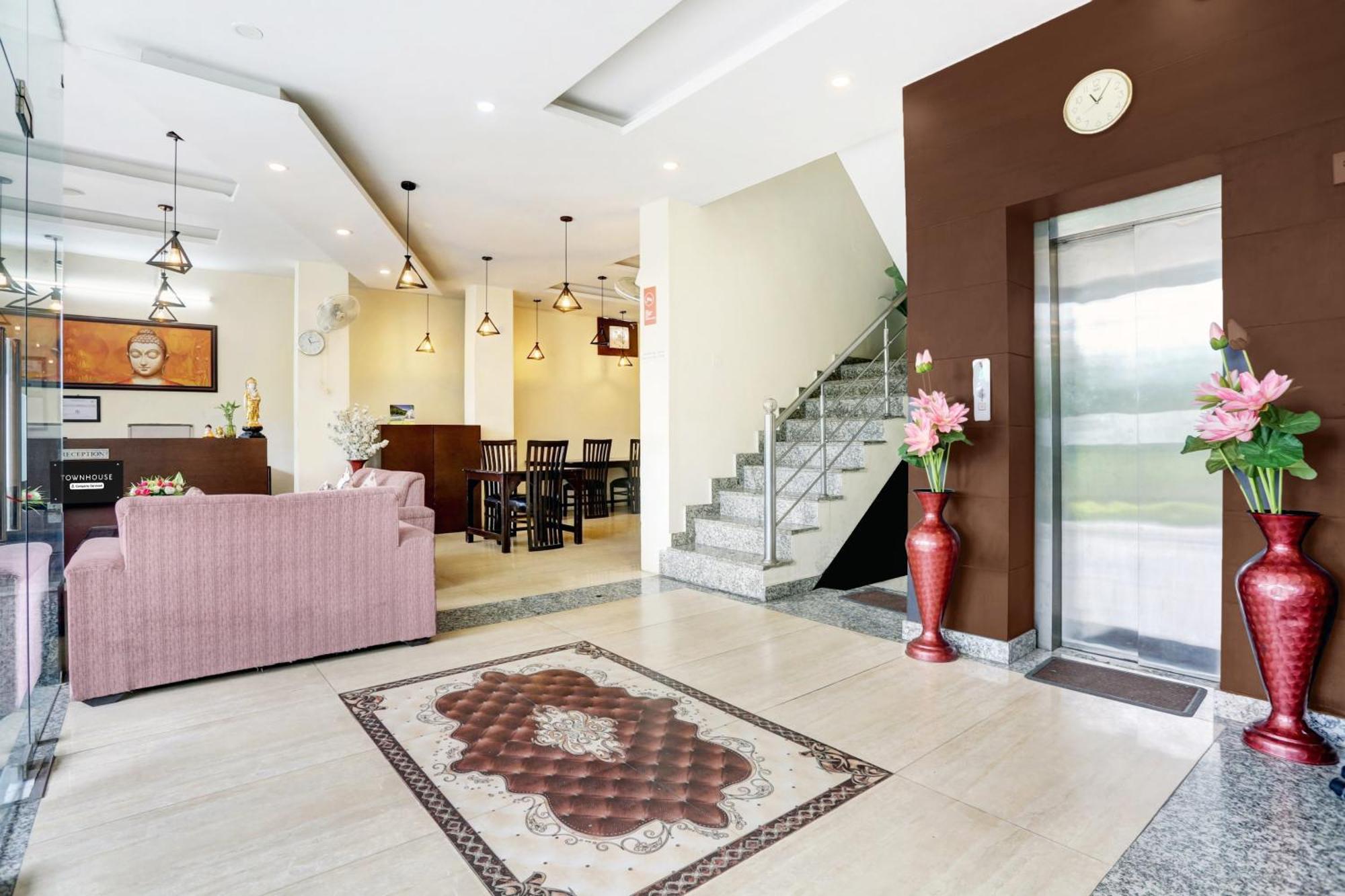 Super Townhouse 3*