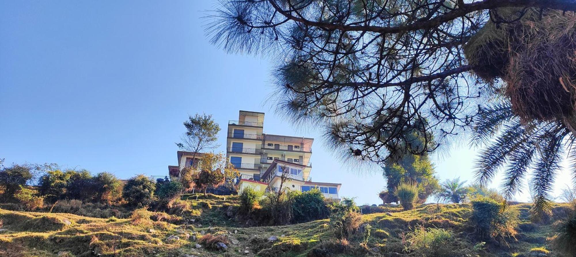 Hotel The Unmad Satovari 3*