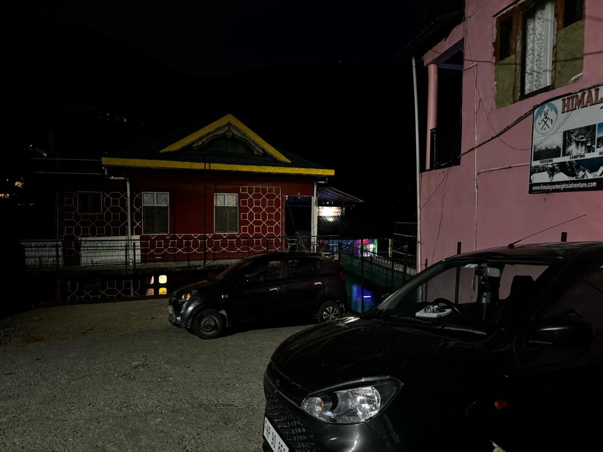 #the Vaikunth Mcleodganj Dhauladhaar View# Big Free Parking# Ac Centrally#elevator Dharamshala