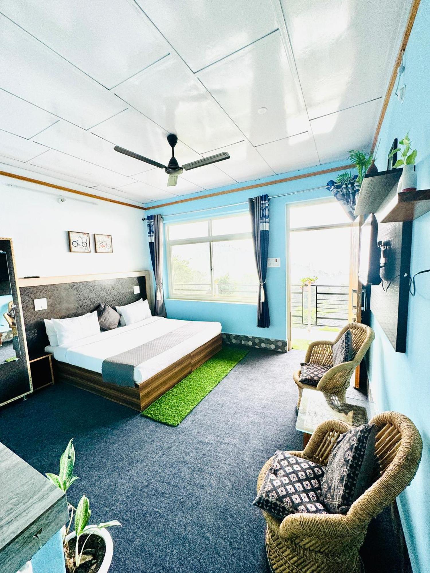 Paradise By Hbr Guest house *