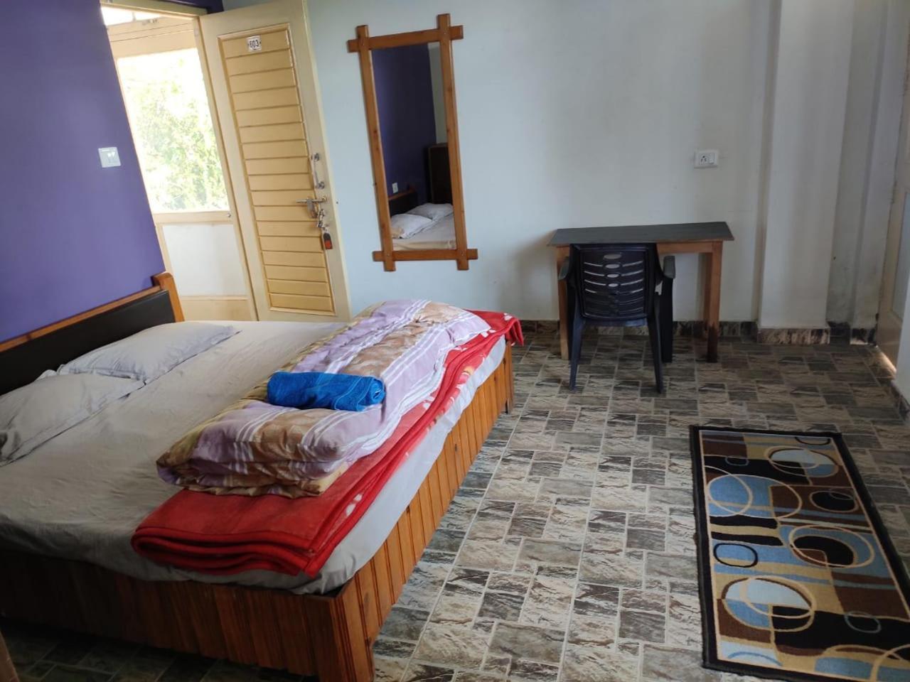 Oasis Bhagsu D'shala Guest house *