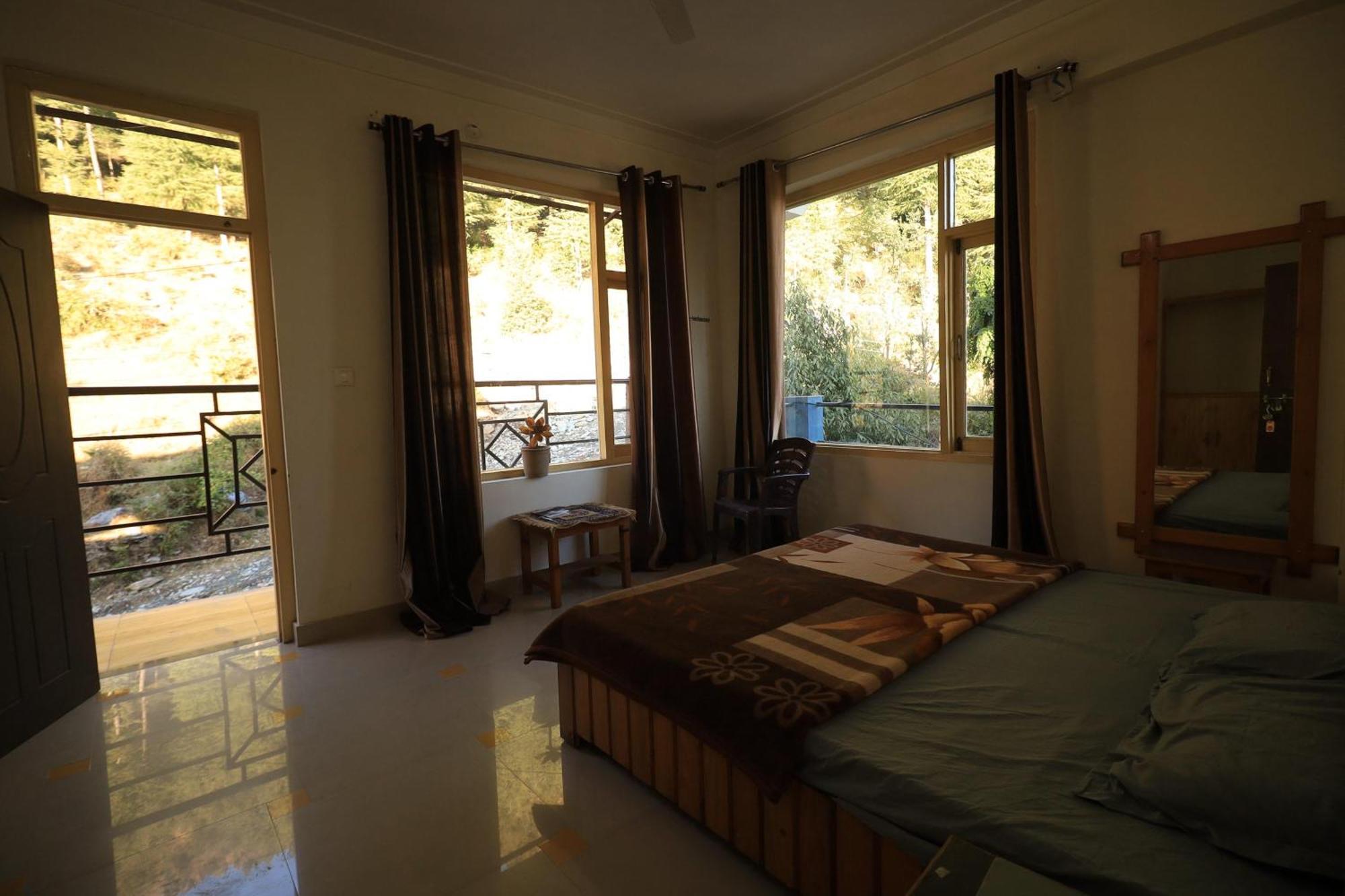 Guest house Oasis Bhagsu D'shala