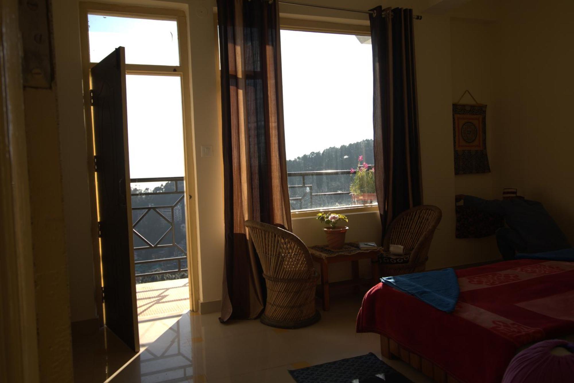 Guest house Oasis Bhagsu D'shala