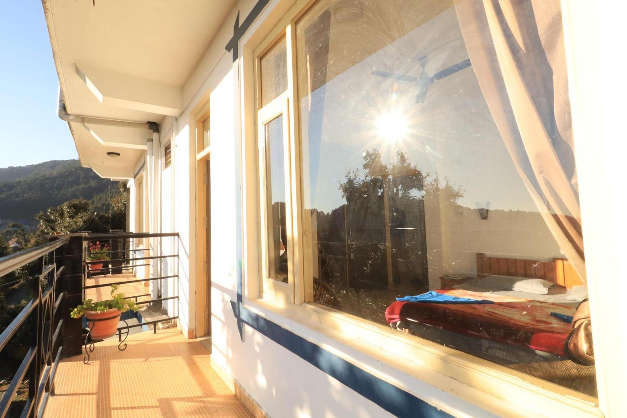 Oasis Bhagsu D'shala Guest house Dharamshala