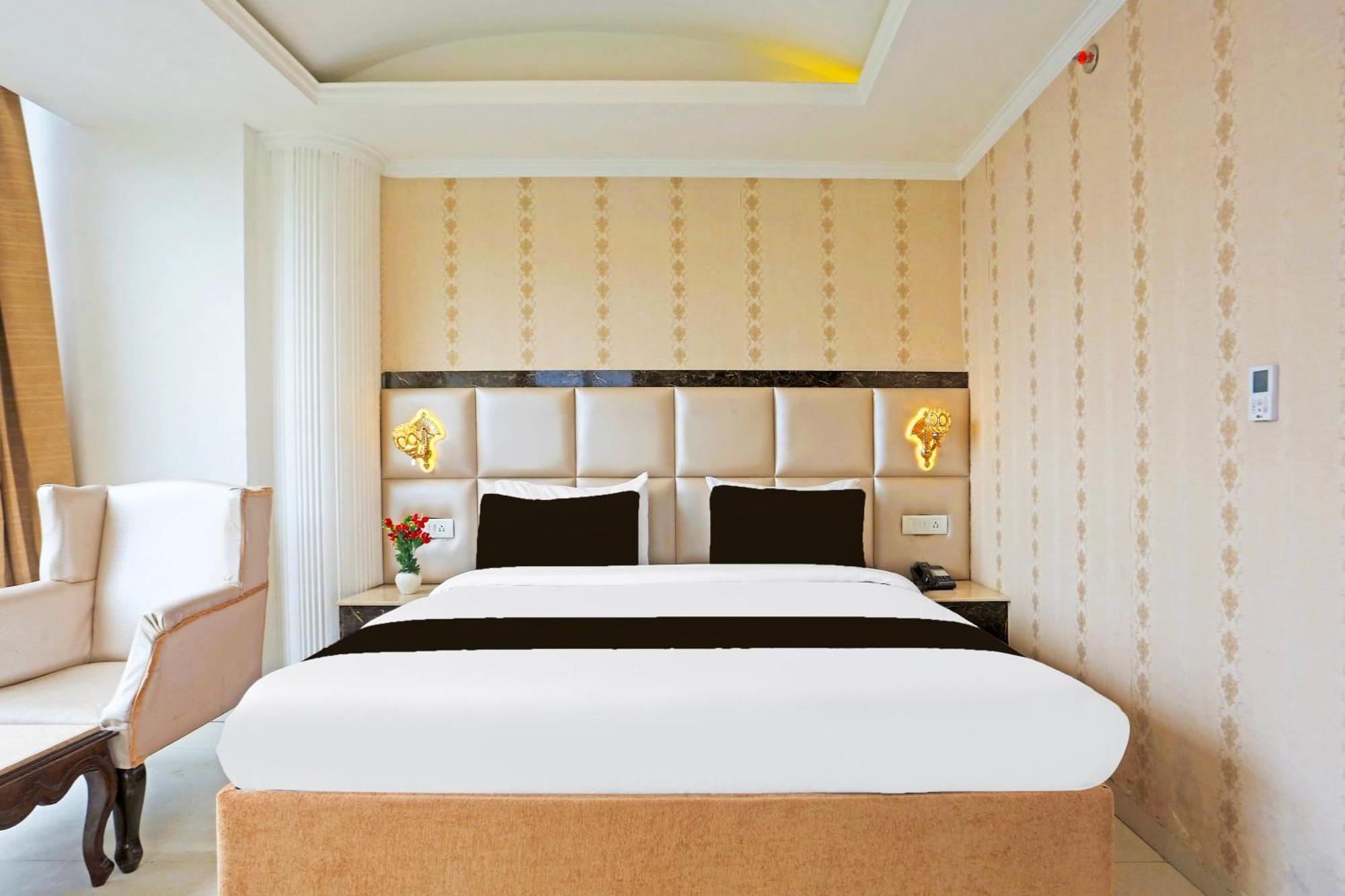 Super Townhouse Oak Near Maximus Mall Hotel Dharamshala