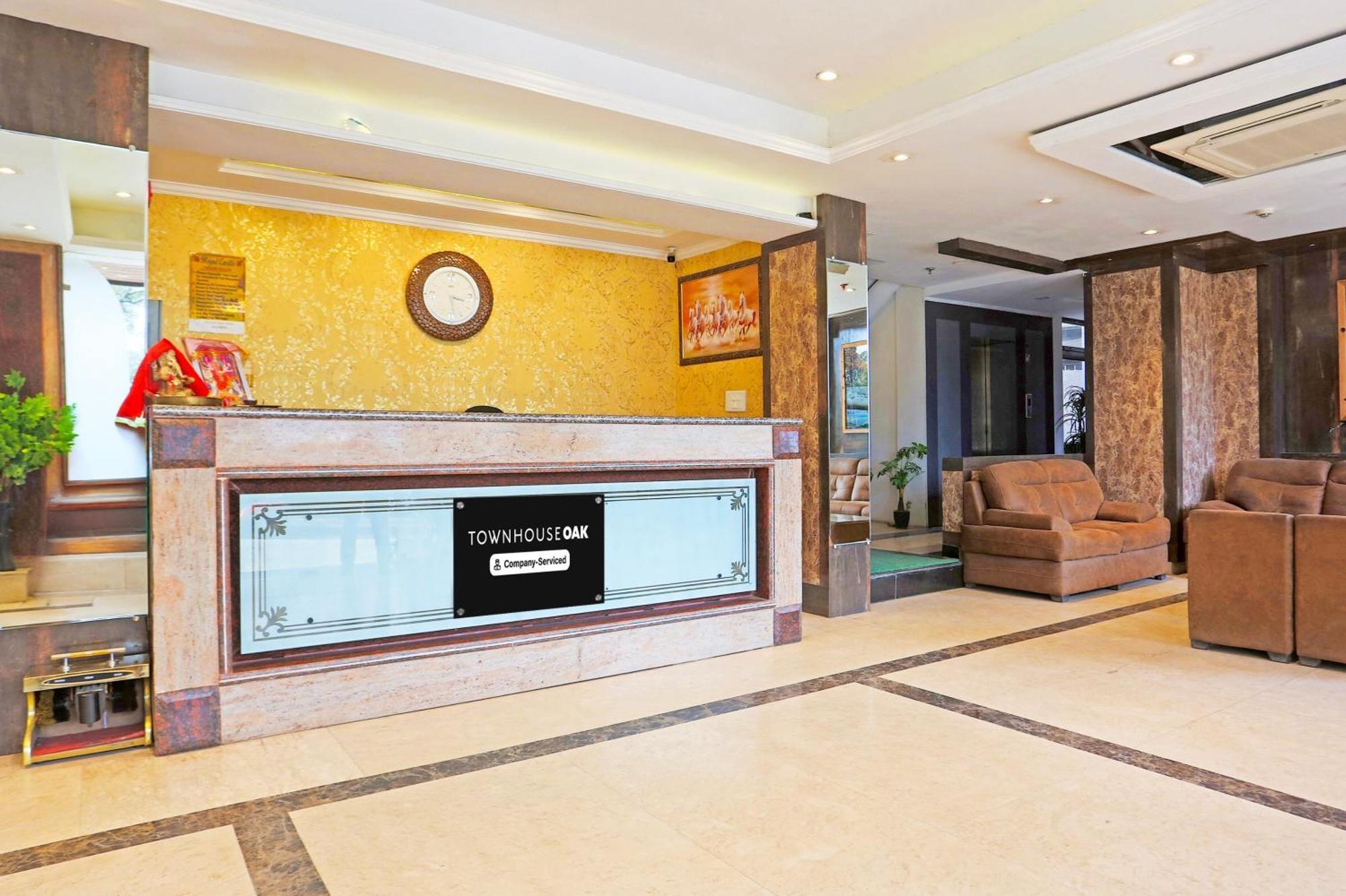 Super Townhouse Oak Near Maximus Mall Hotel