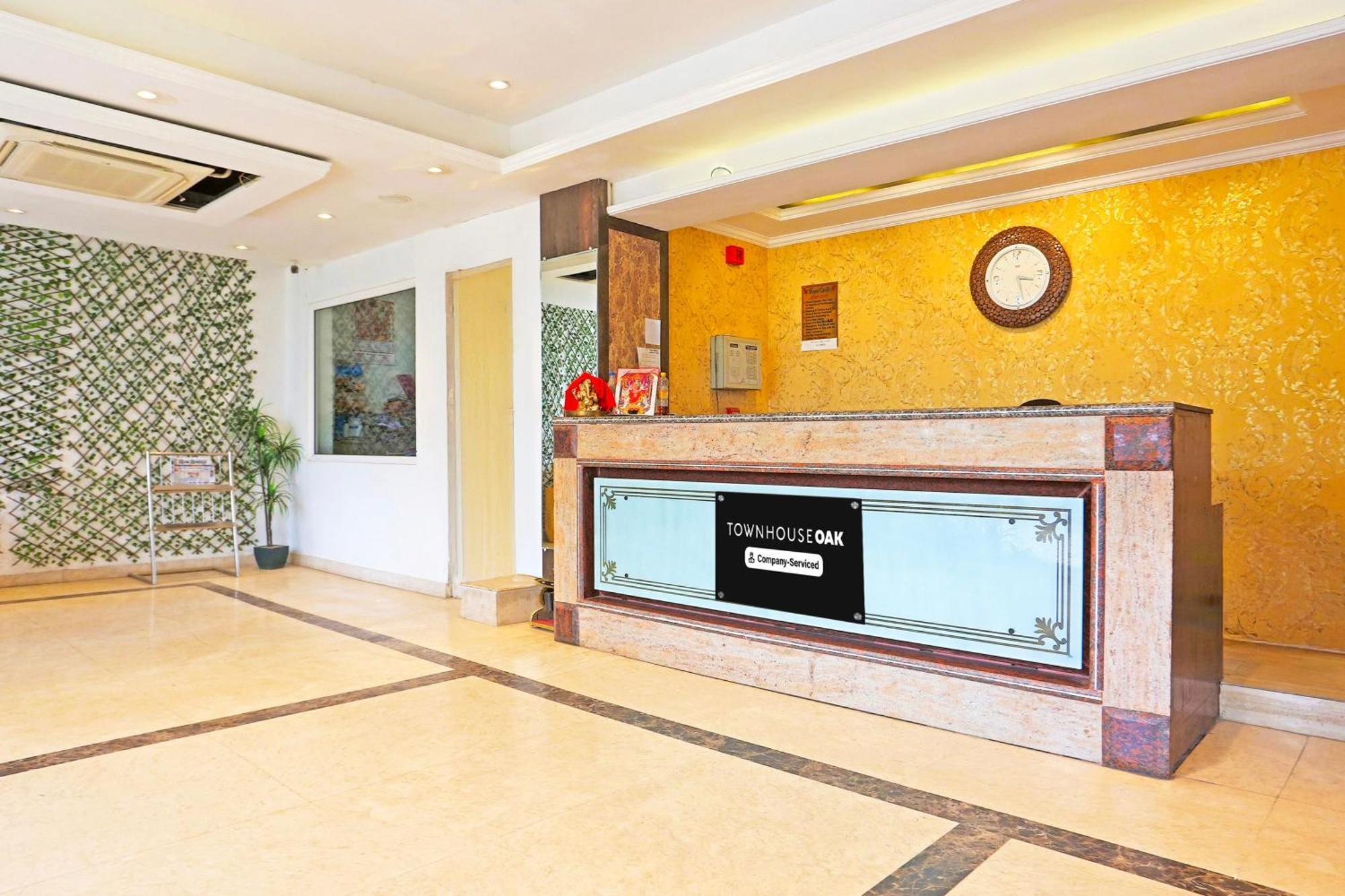 Hotel Super Townhouse Oak Near Maximus Mall