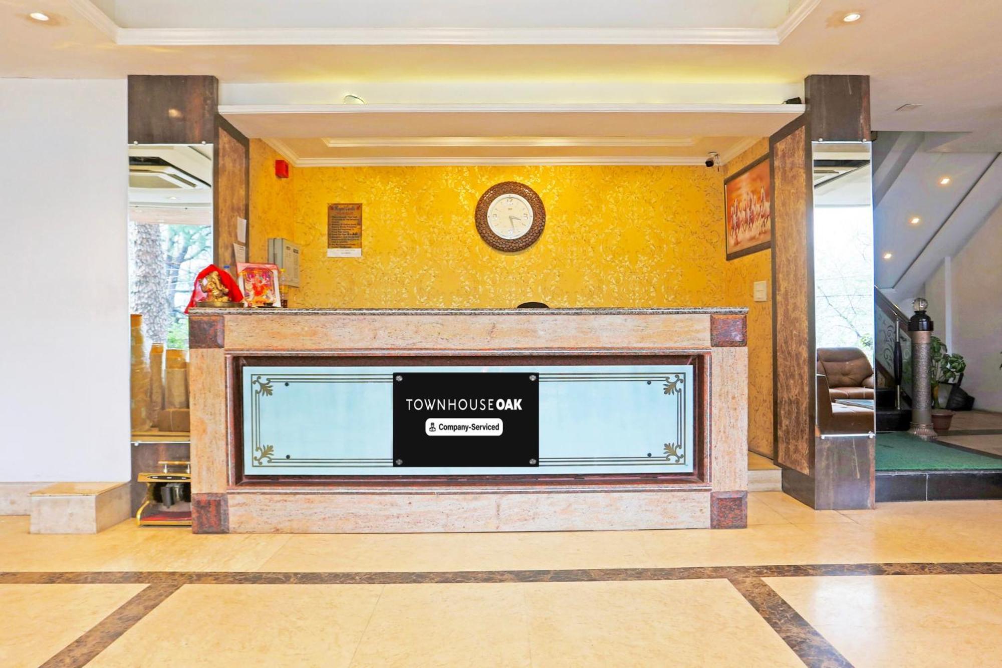 Super Townhouse Oak Near Maximus Mall Hotel *