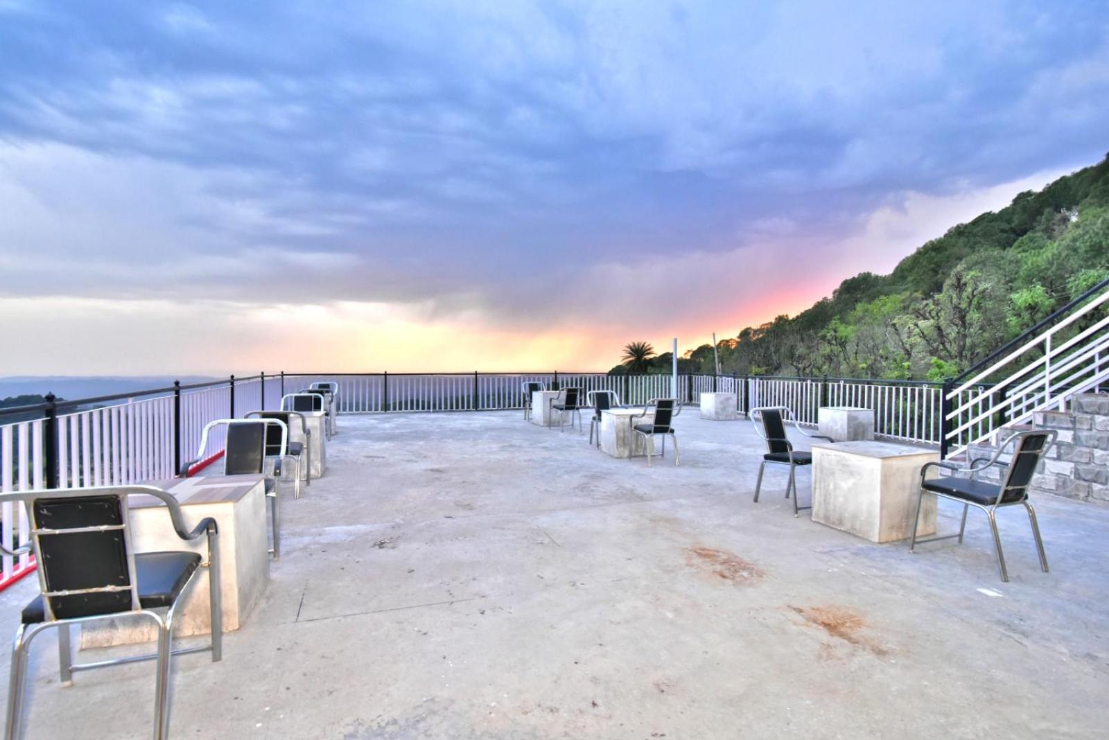 Pine View #ac Free Parking #vpo, Sudher, #cricket Stadium 5 Km