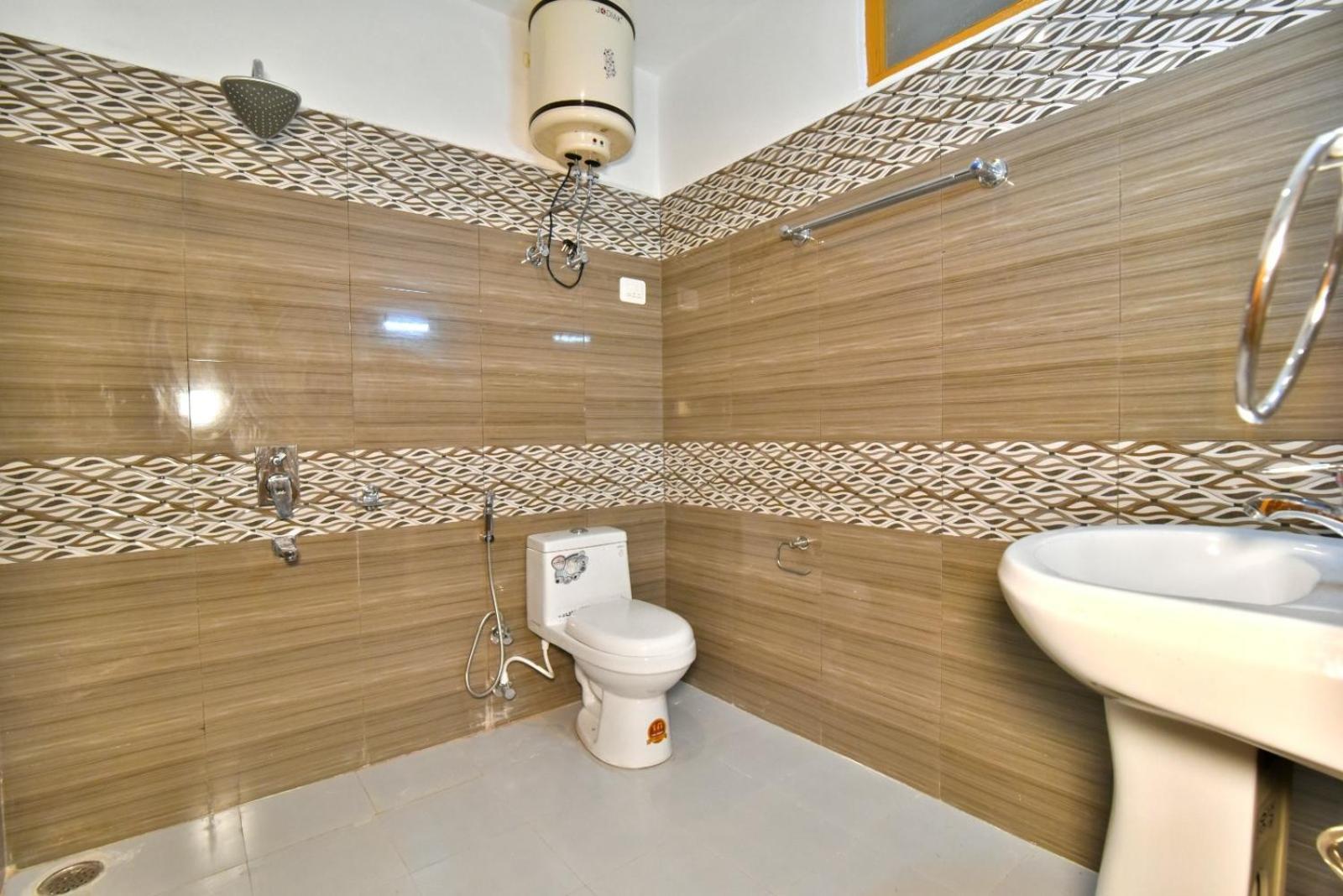 Hotel Pine View #ac Free Parking #vpo, Sudher, #cricket Stadium 5 Km Dharamshala