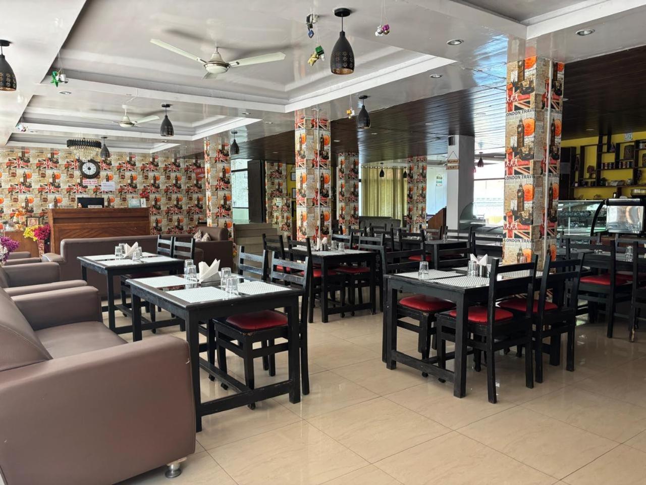 Bob's N Barley Hotel