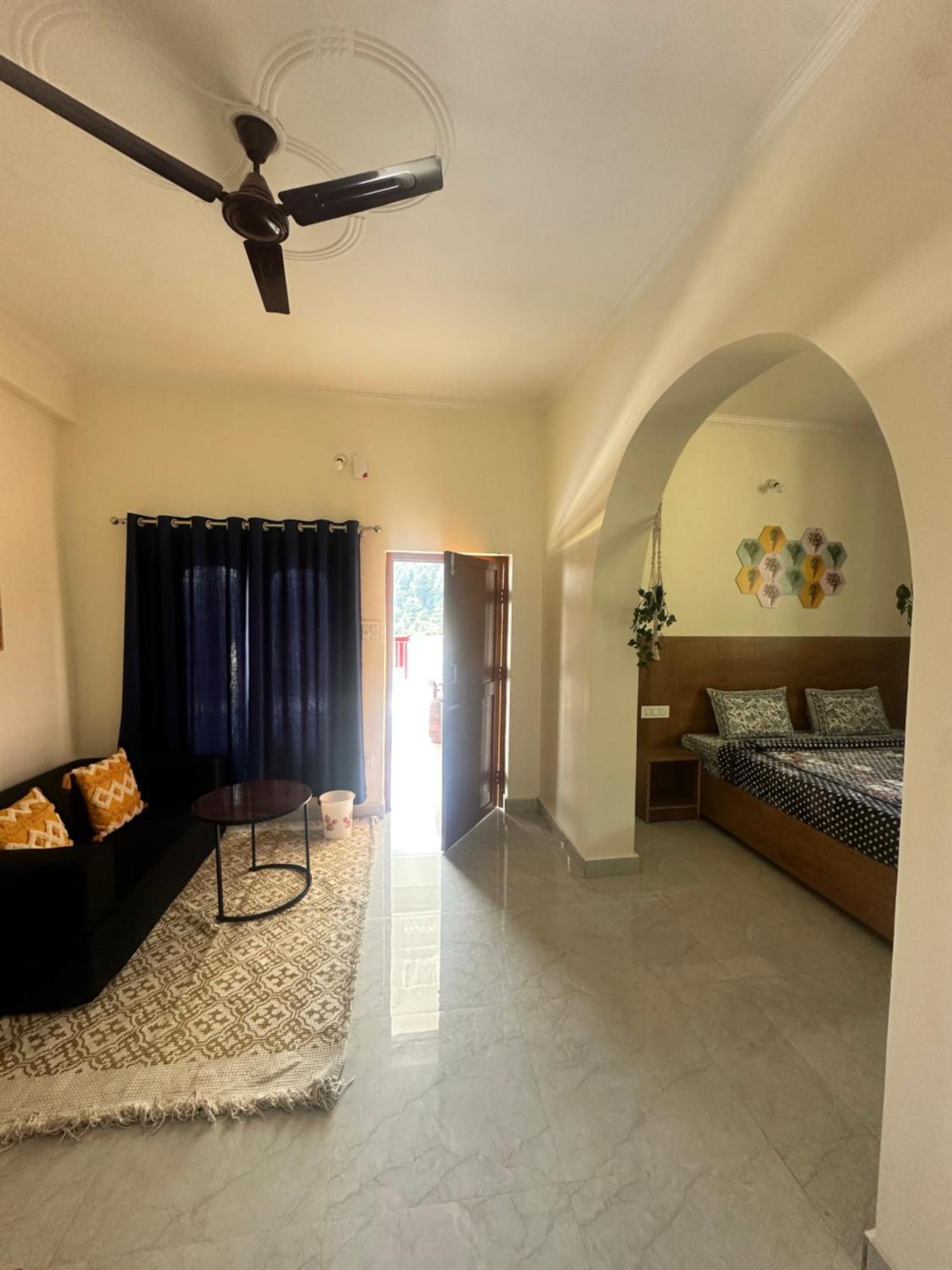 Aparthotel Getaway Stays-rooms With Private Kitchen-dharamkot