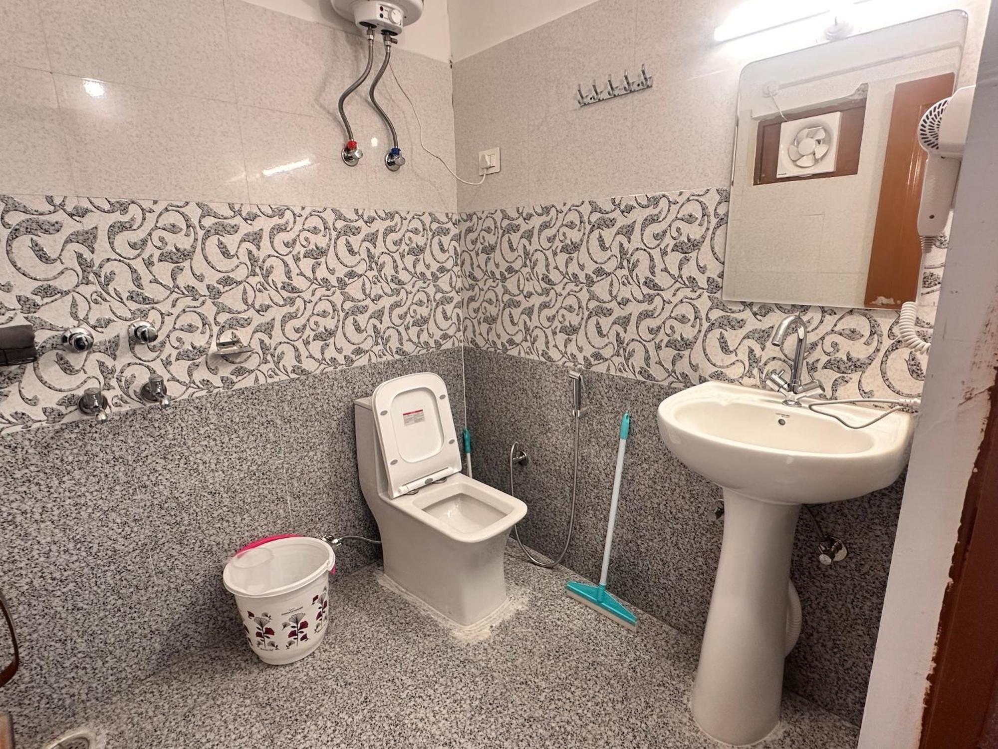 Getaway Stays-rooms With Private Kitchen-dharamkot Aparthotel Dharamshala