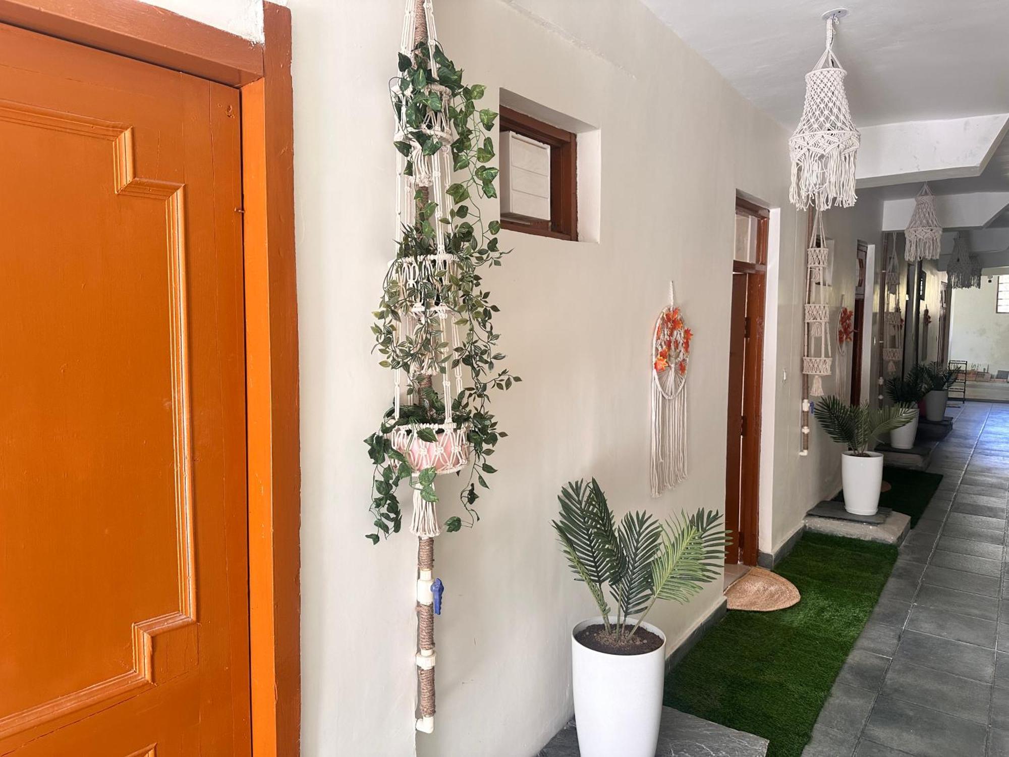 Getaway Stays-rooms With Private Kitchen-dharamkot