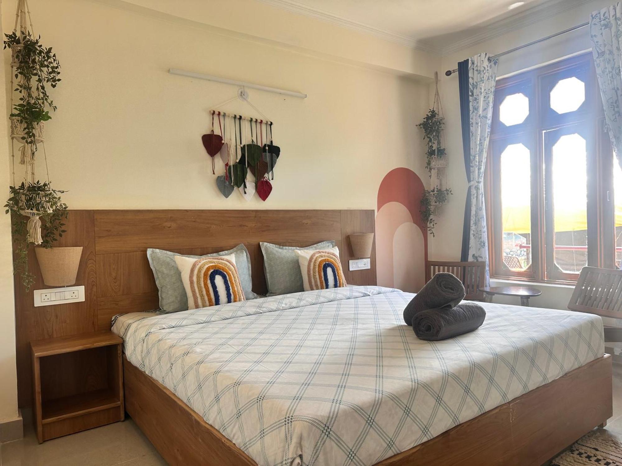 Getaway Stays-rooms With Private Kitchen-dharamkot *