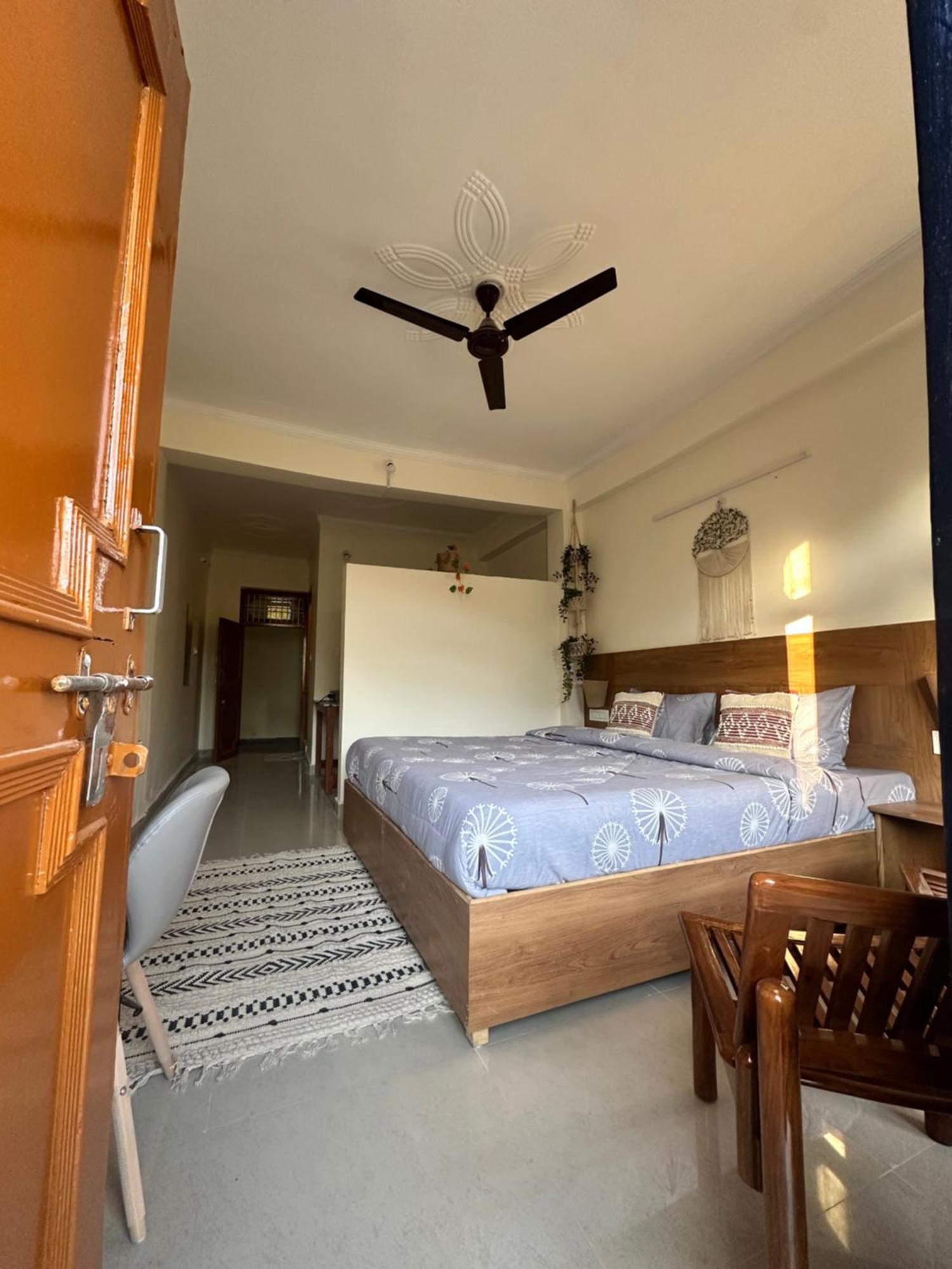 Getaway Stays-rooms With Private Kitchen-dharamkot Aparthotel *