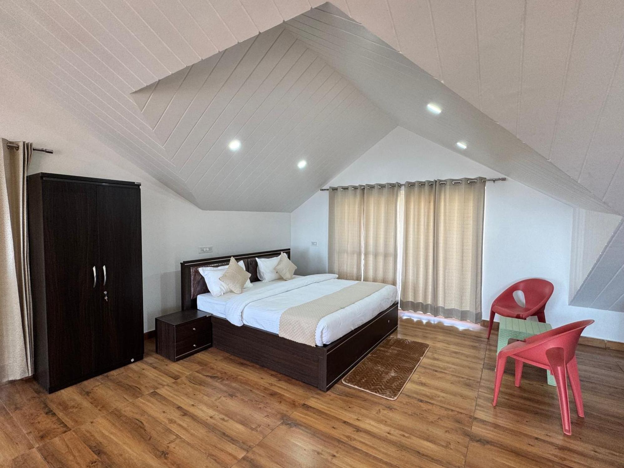 Apartment Attic Breeze Dharamshala