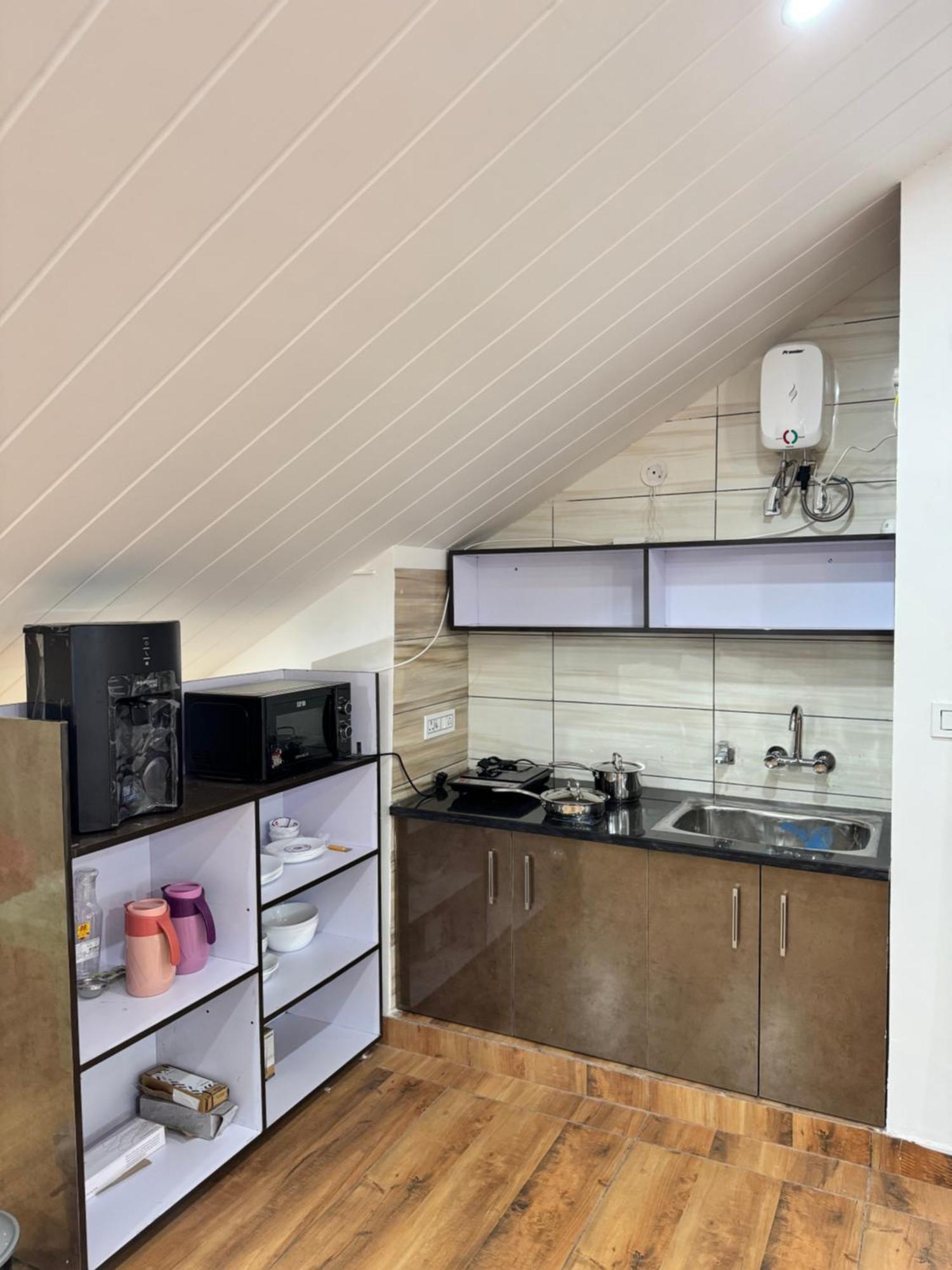Attic Breeze Apartment