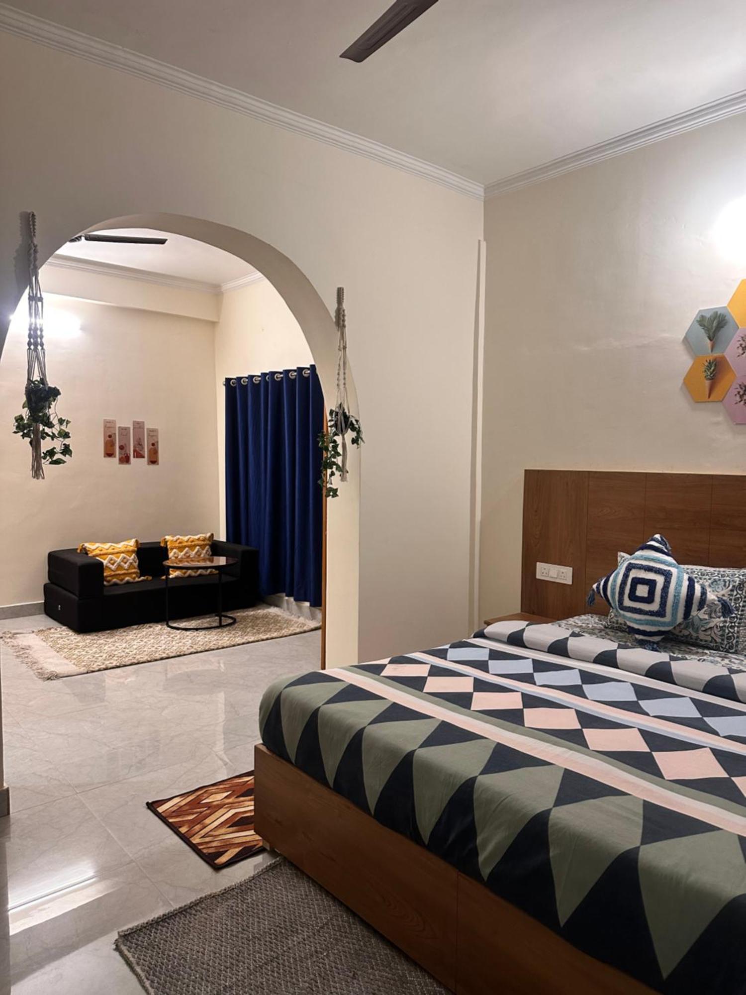 Getaway Stays-rooms With Private Kitchen-dharamkot Aparthotel *