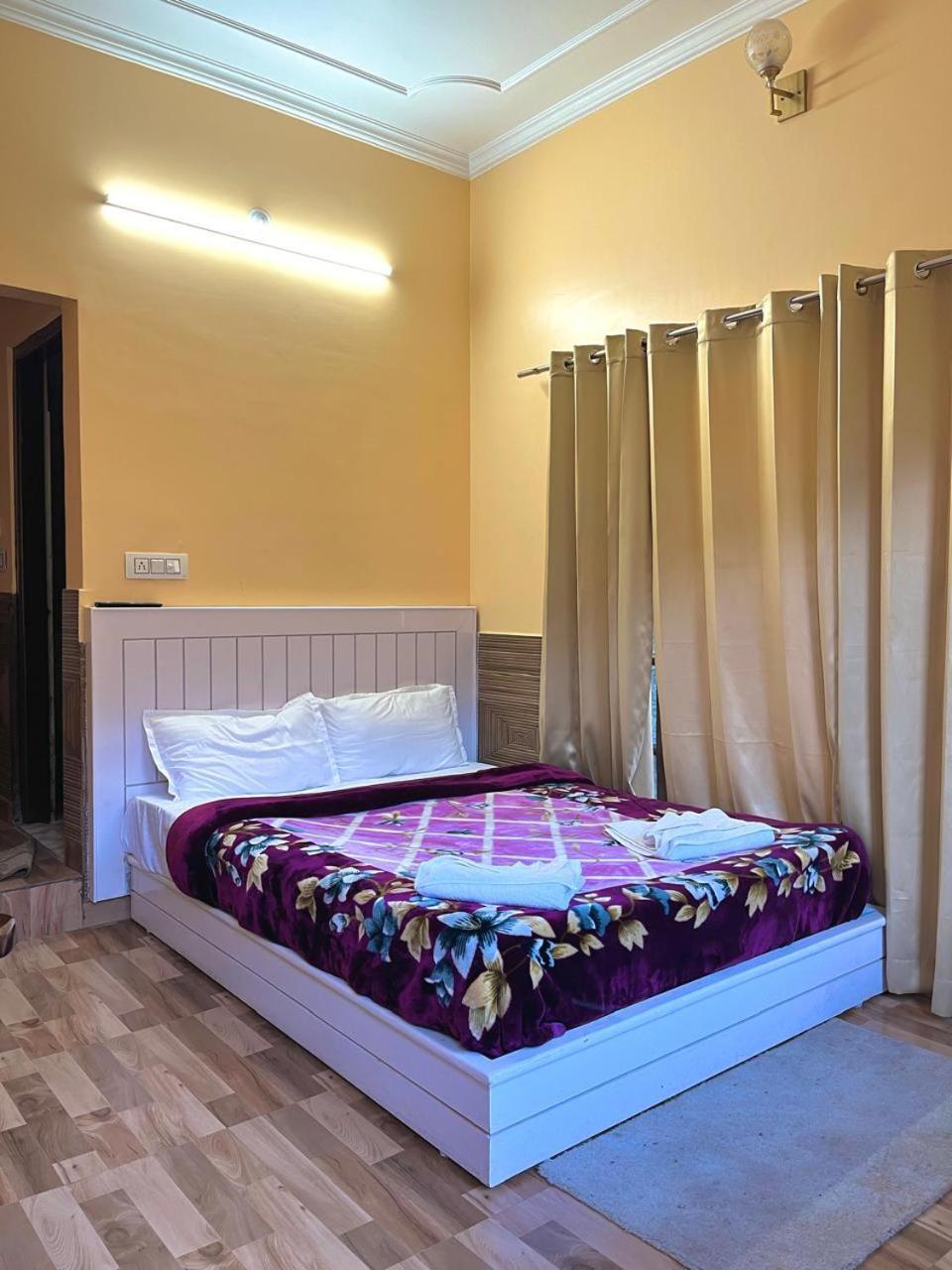 Vacation Home1 Bed & Breakfast Dharamshala
