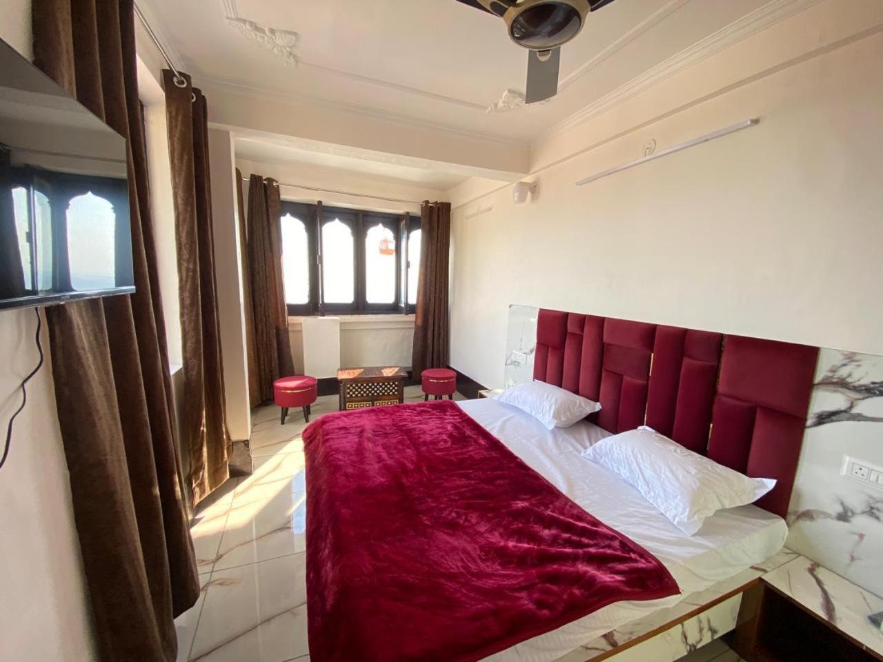 Hotel B Mehra