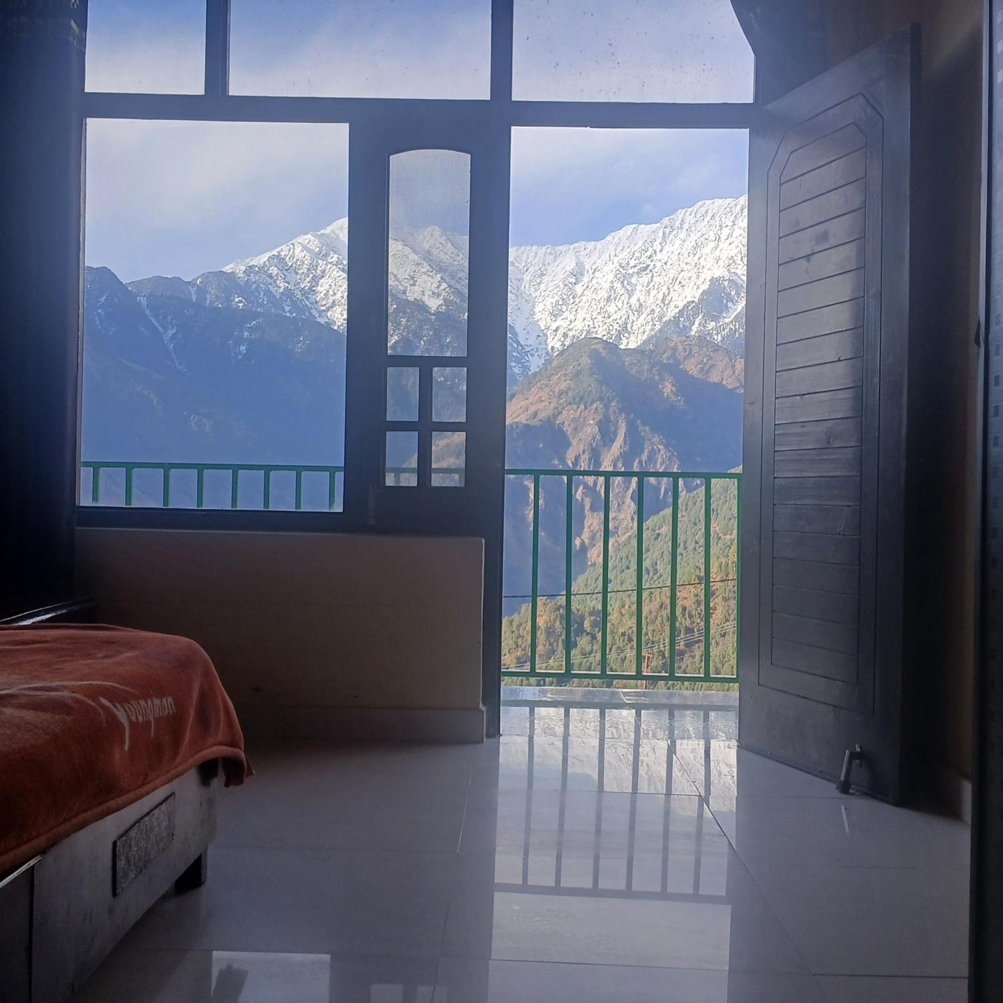 Homestay Sristhi View Point Naddi *