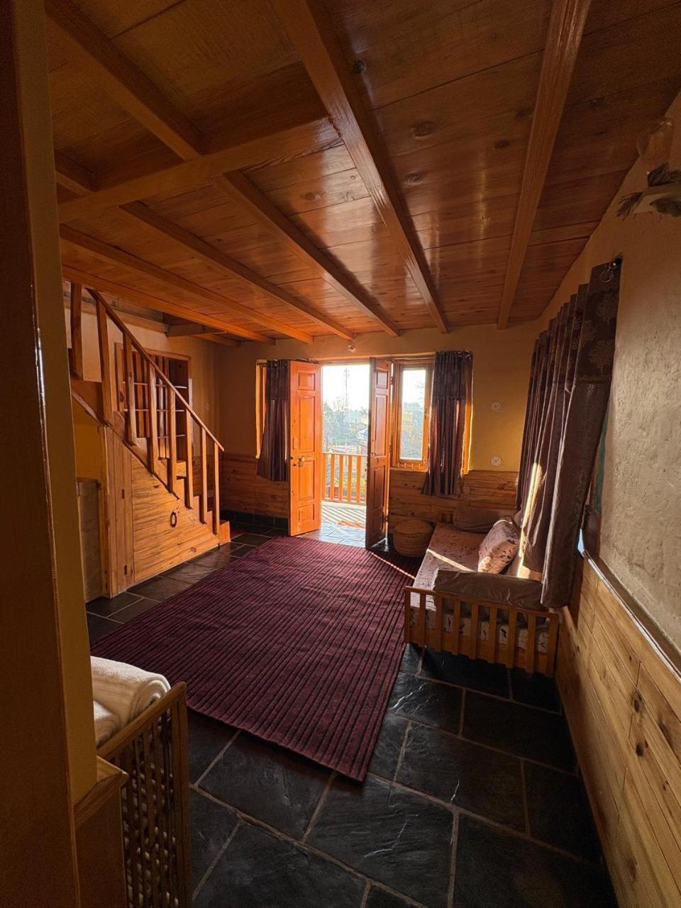 Apartment Naddi Pine Wood Hut *
