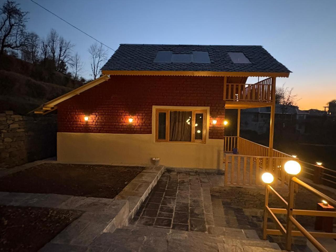 Apartment Naddi Pine Wood Hut *