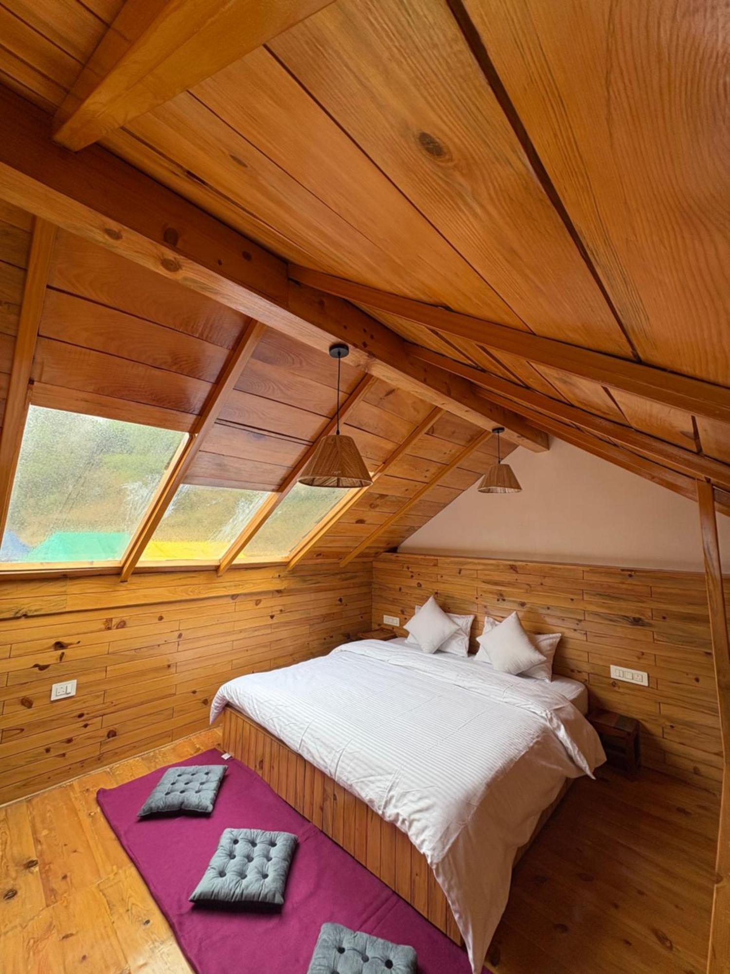 Apartment Naddi Pine Wood Hut *