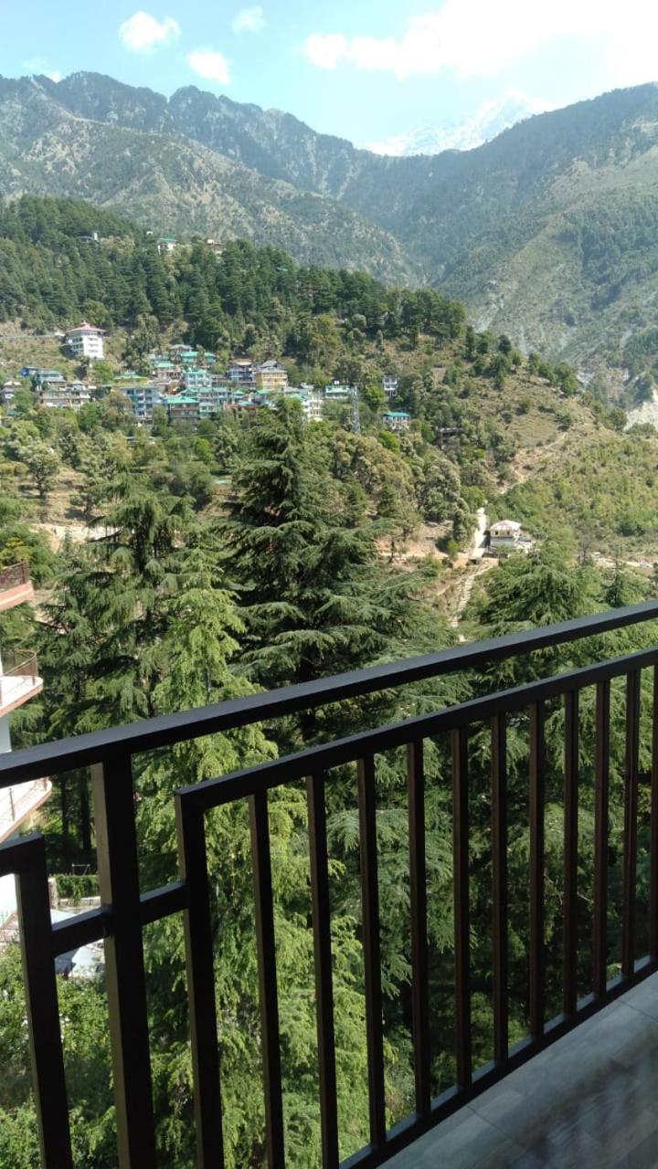 Hill, Near Mall Road, Mcleodganj# Parking#restaurant 3*
