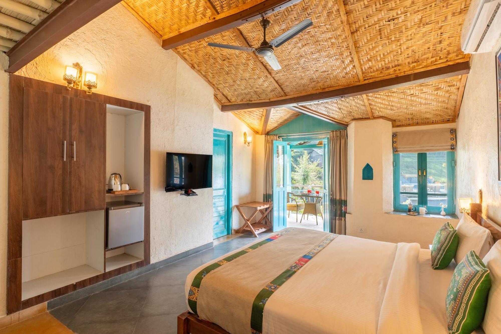 Hotel Tree Of Life Birdsong ,