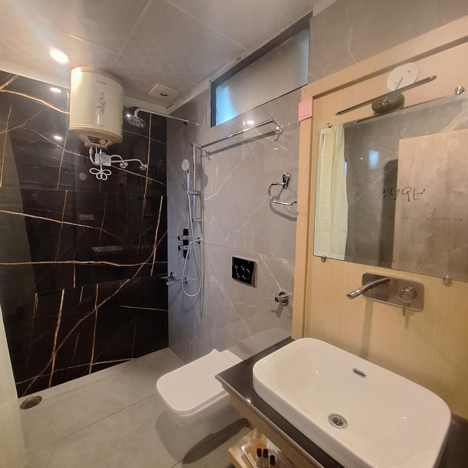 Buddha's Abode- Best In Mcleodganj Main Market 3*