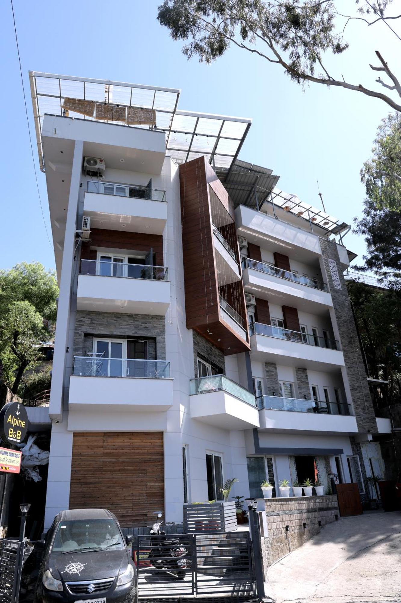 Hotel Alpine Dharmshala *