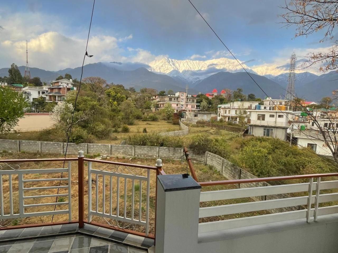 Cozy Retreat L Your Away Apartment Dharamshala