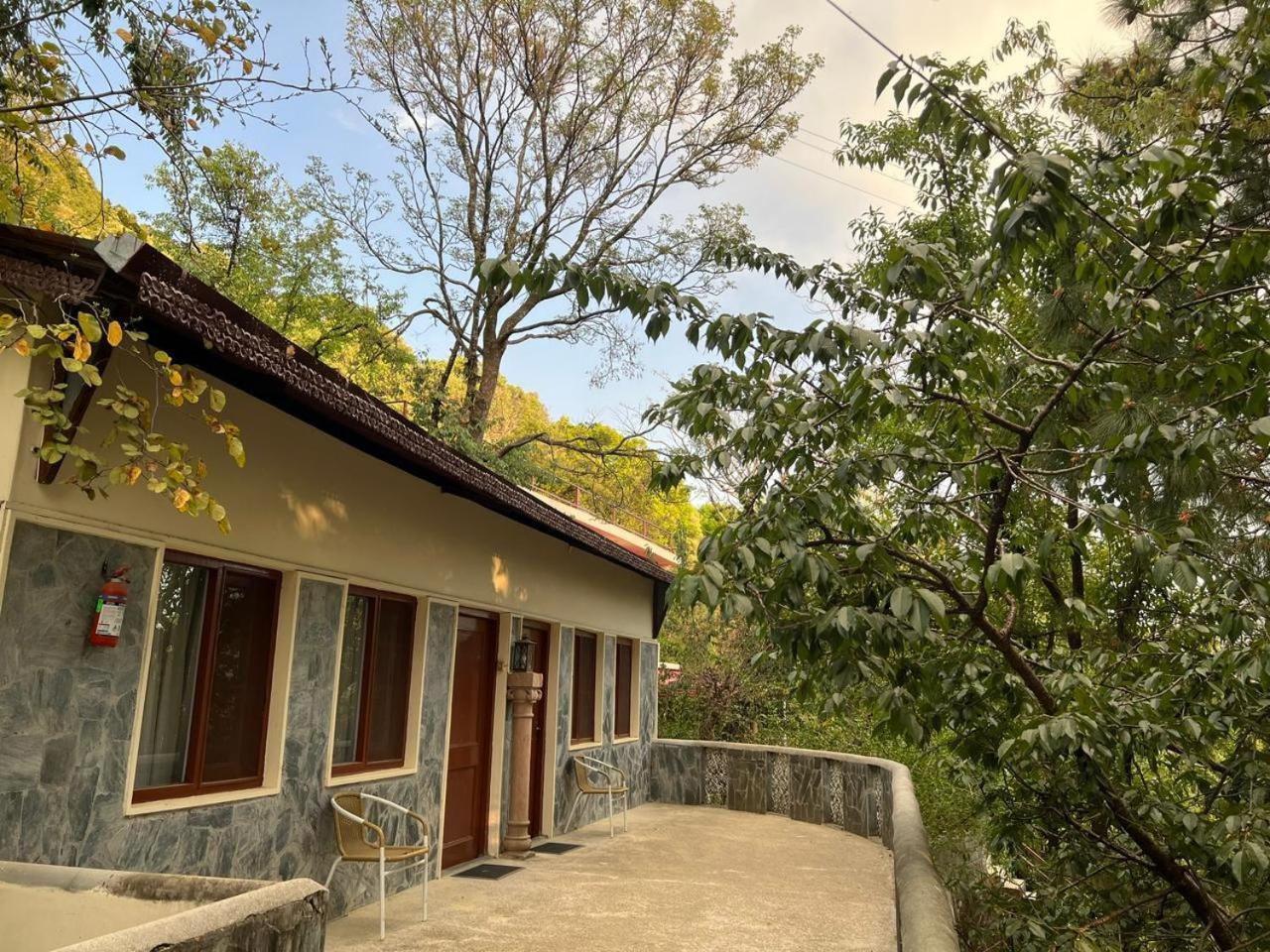 Clouds End Villa, A Heritage Home Stay, 10 Mins From Mcleodganj Dharamshala