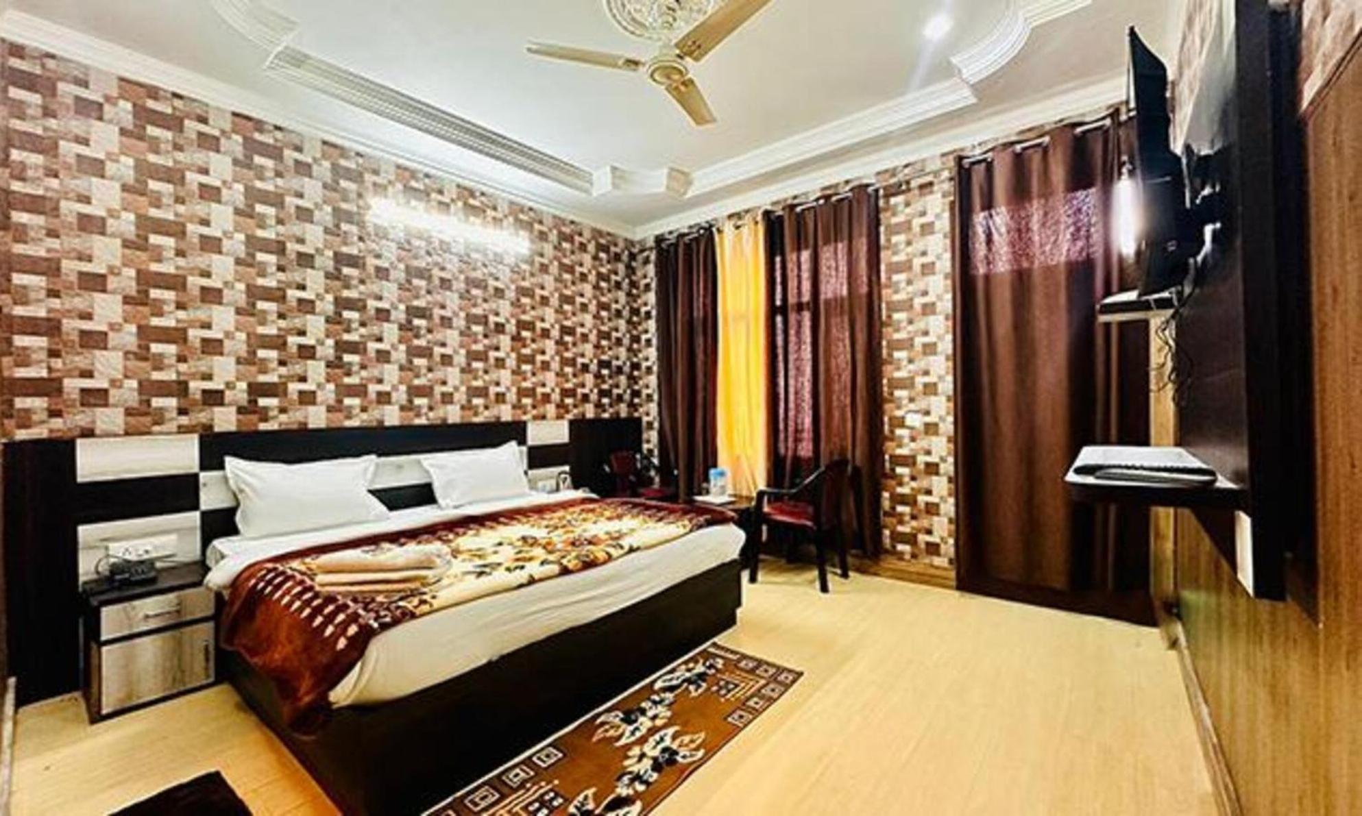 Fabhotel Sn 3*
