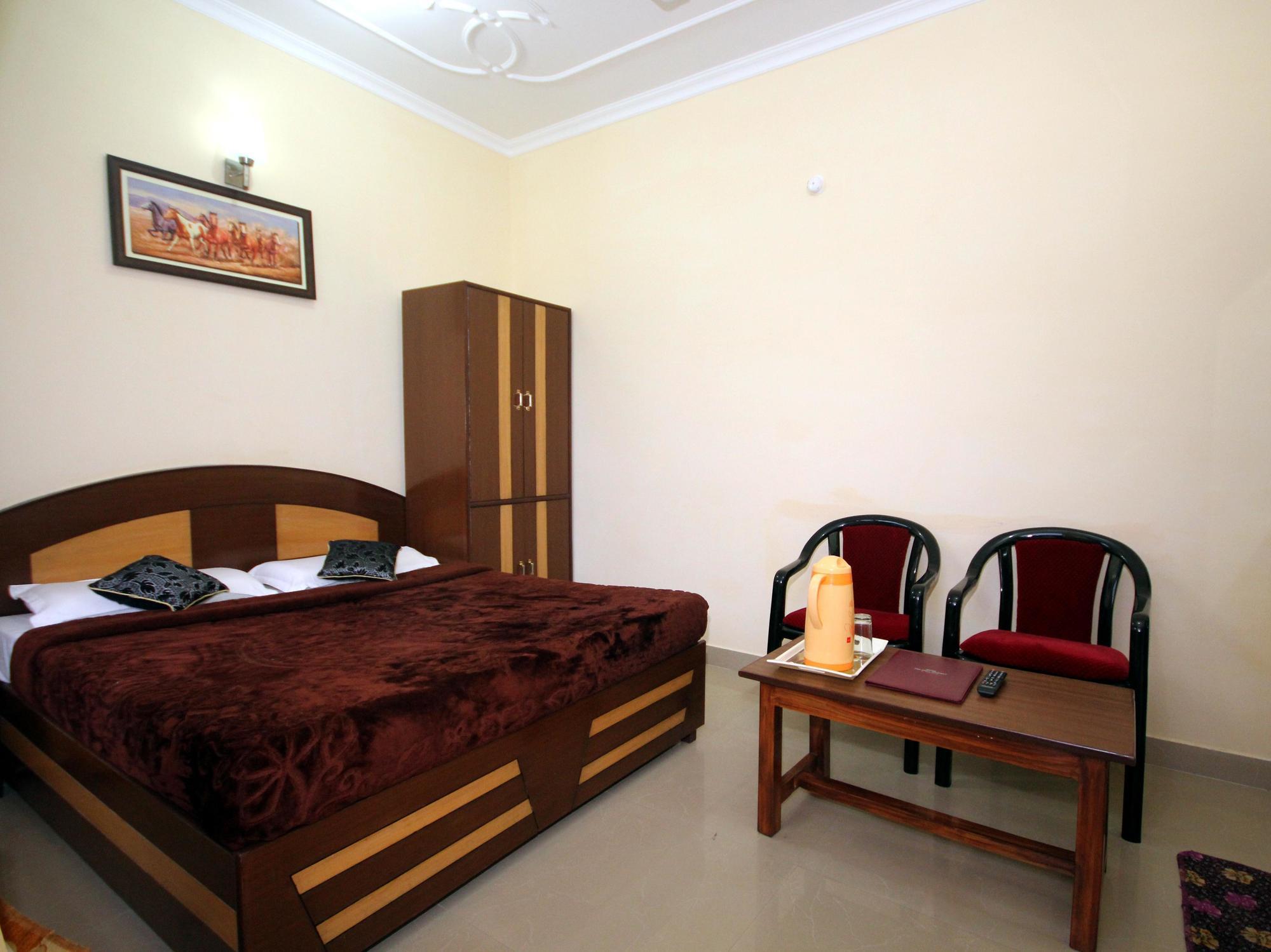 Fabhotel Anuj Regency Hotel