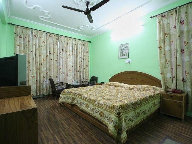 Snow Crest Hotel