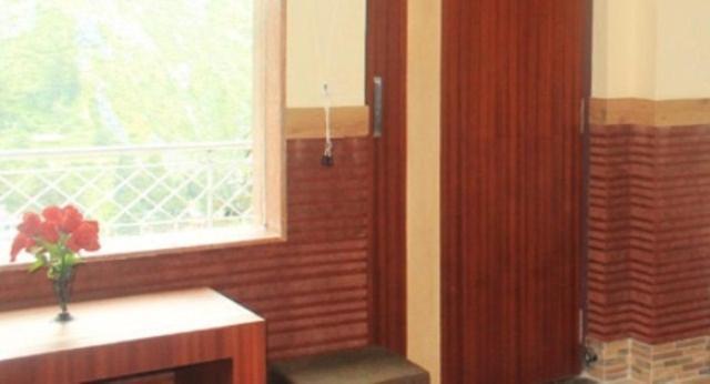 Gandhi's Paradise 3*