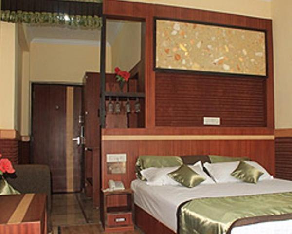 Gandhi's Paradise Hotel Dharamshala