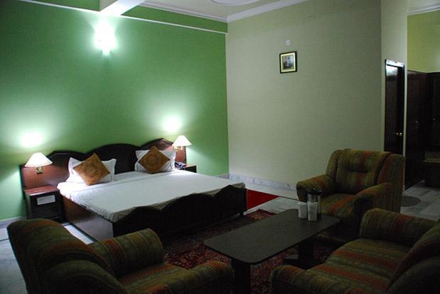 Imperial Heights Inn