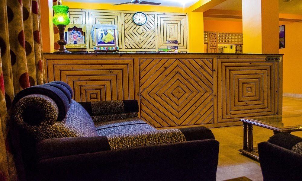 Fabhotel Greenwoods Guest house *