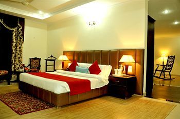 Treebo Trend Gk Conifer Hotel 3*