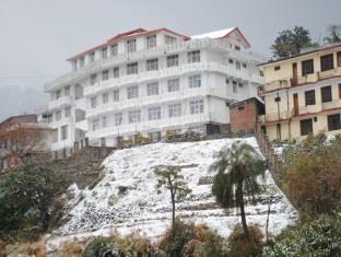 Vatika - The Riverside Hotel