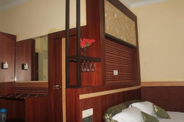 Gandhi's Paradise Hotel Dharamshala